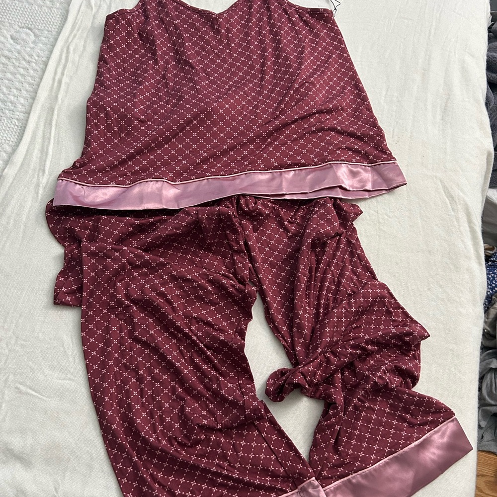 AEROSOLES Burgundy and Pink Satin Pajama Set is new